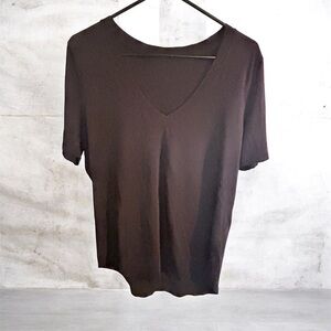 Classic Black Lululemon V-Neck Women's Top. Size: Large